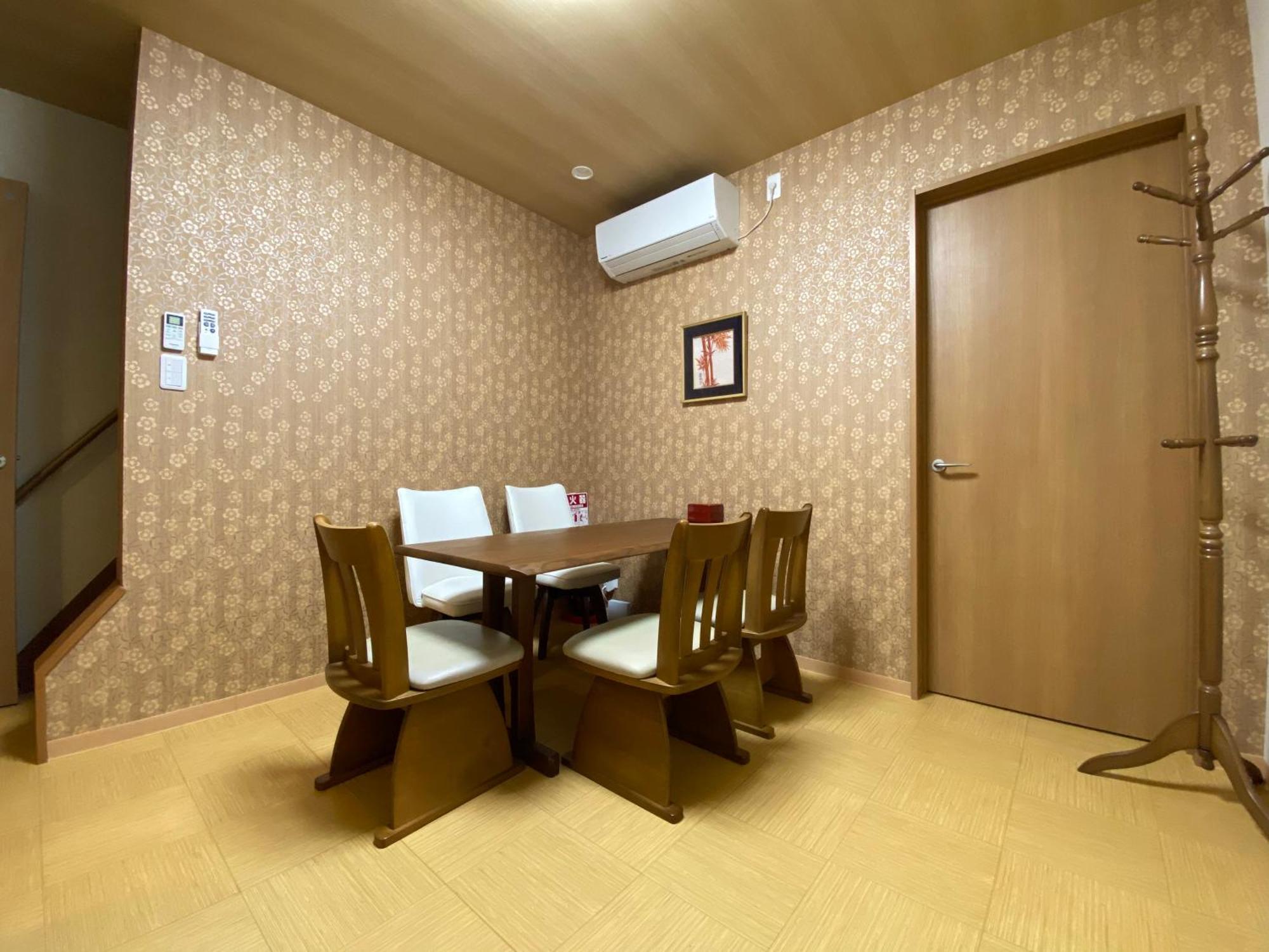 Wutong-40 Minutes Direct To Kansai Airport And 5 Minute Walk To Jr Or Subway Or Nankai Line And 1 Minute To Tsutenkaku The Landmark Of Osaka And Many Japanese Bistros Nearby Exterior foto
